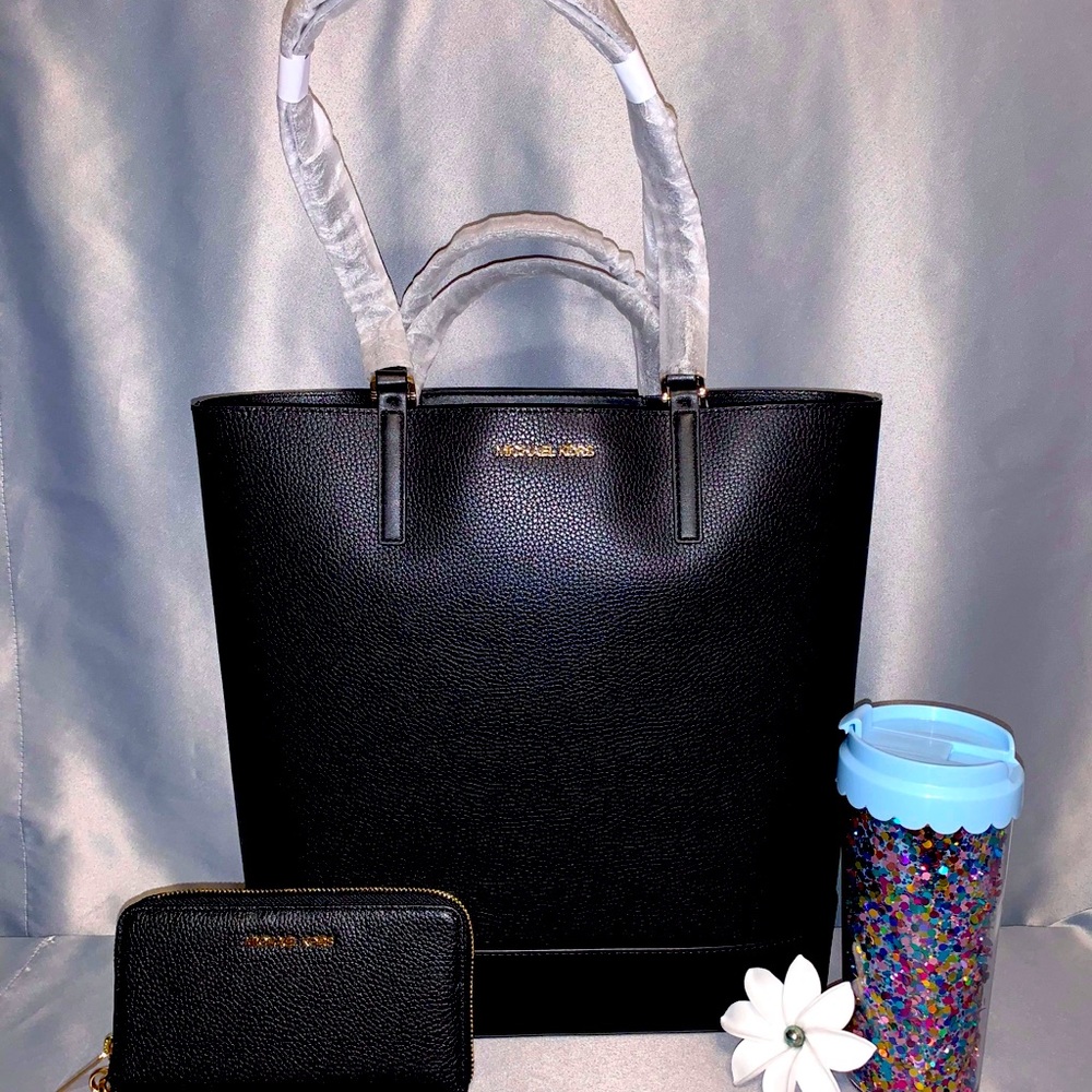 Authentic Mk bag with matching wallet
